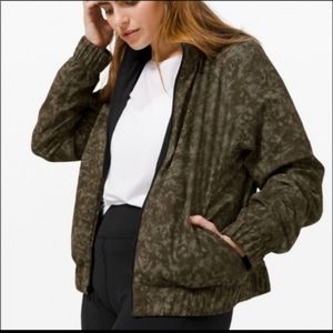 Lululemon Jacket 💚🤎🖤
